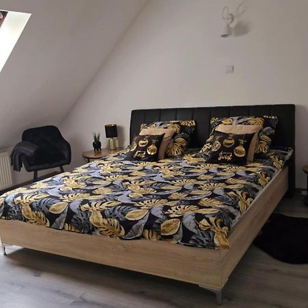 Wyjatkowy Apartament W Miliczu Экстерьер фото